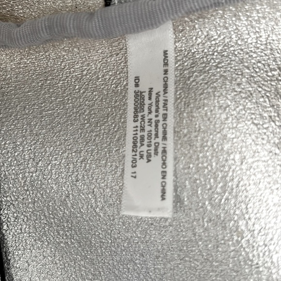 VICTORIA'S SECRET TOTE Large Faux Leather White With Silver! - Picture 6 of 6